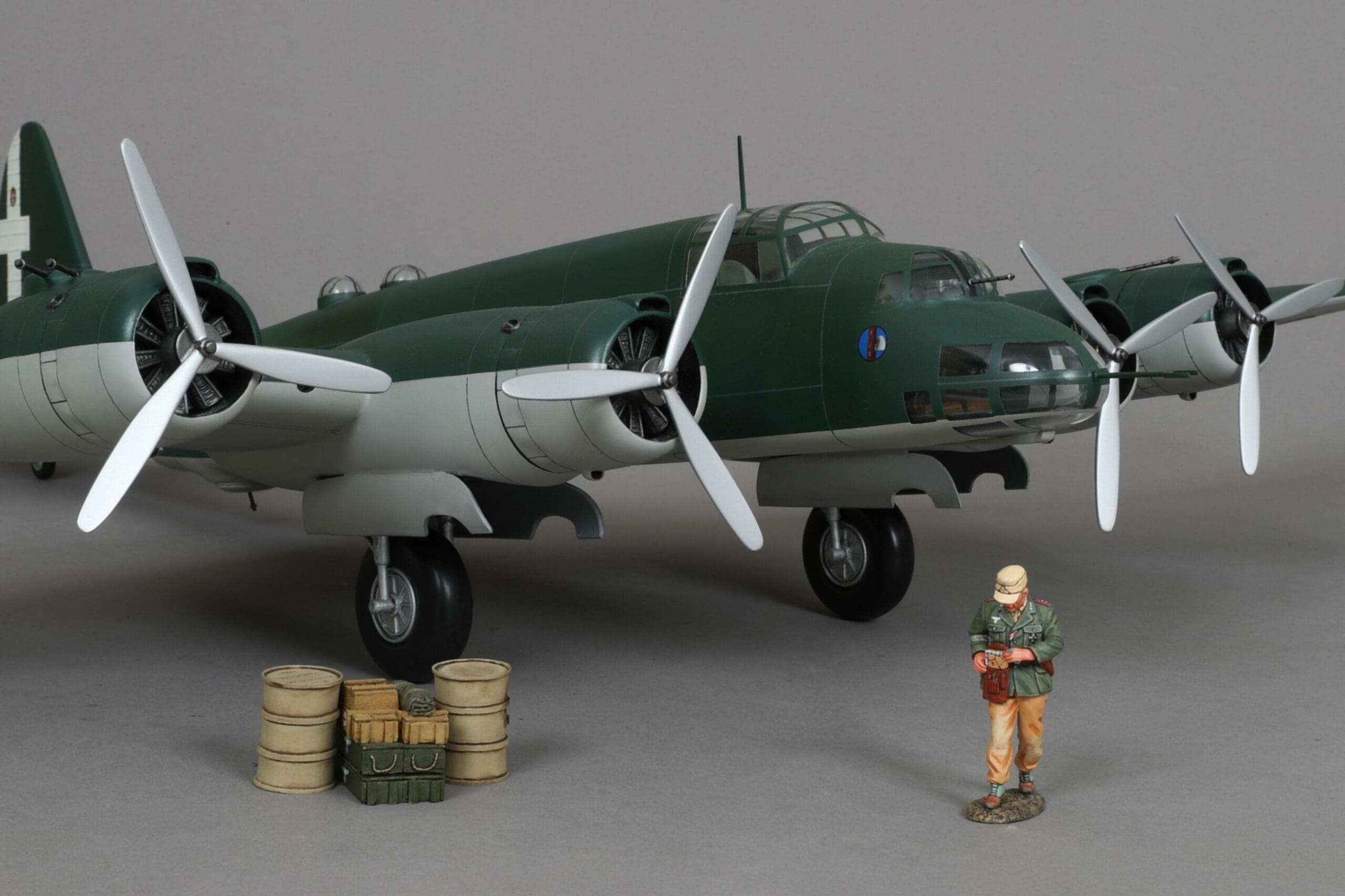 WOW498 Piaggio P.108 Bomber