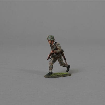 SS154A Charging SS Soldier