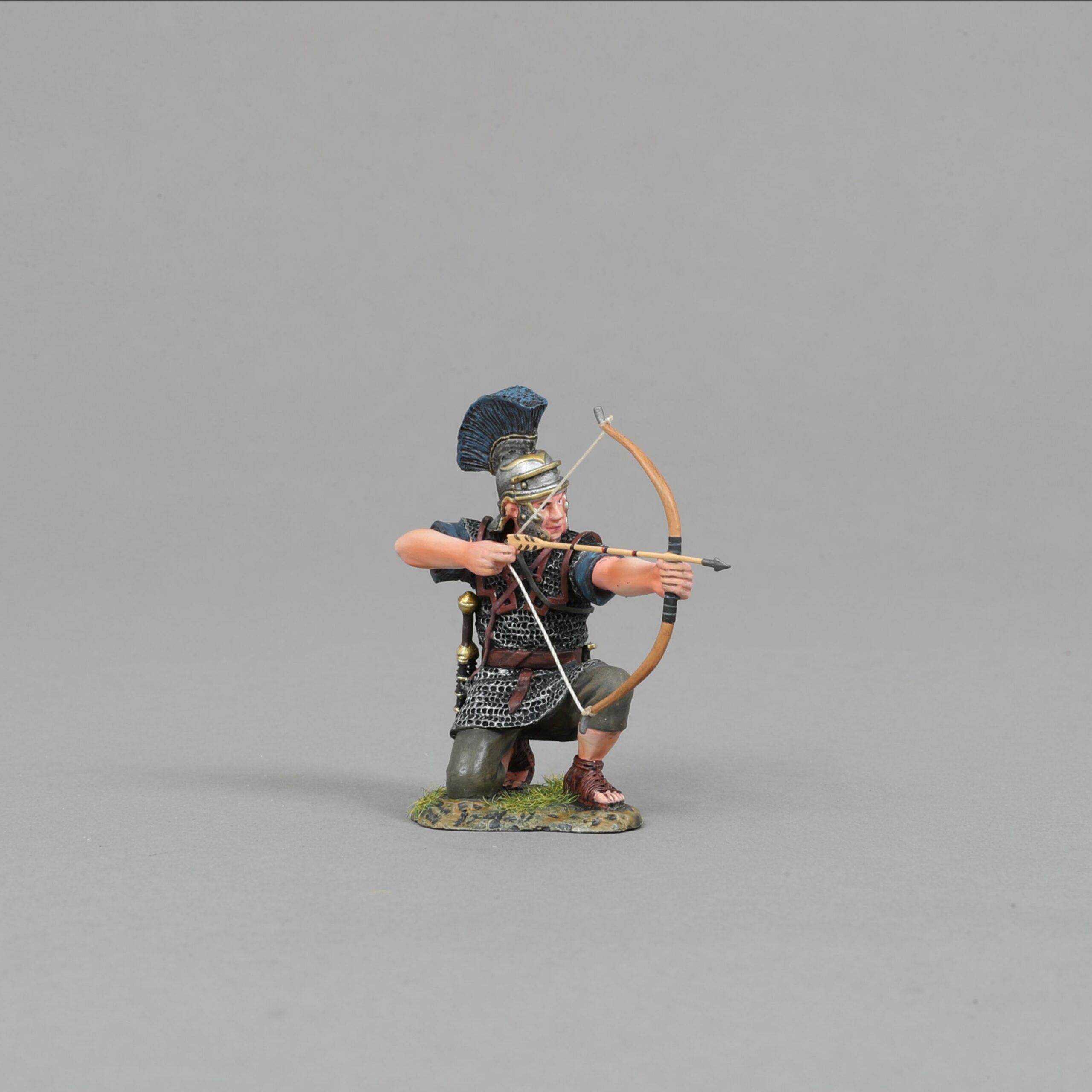 ROM183 Kneeling Praetorian Archer Firing Straight ahead