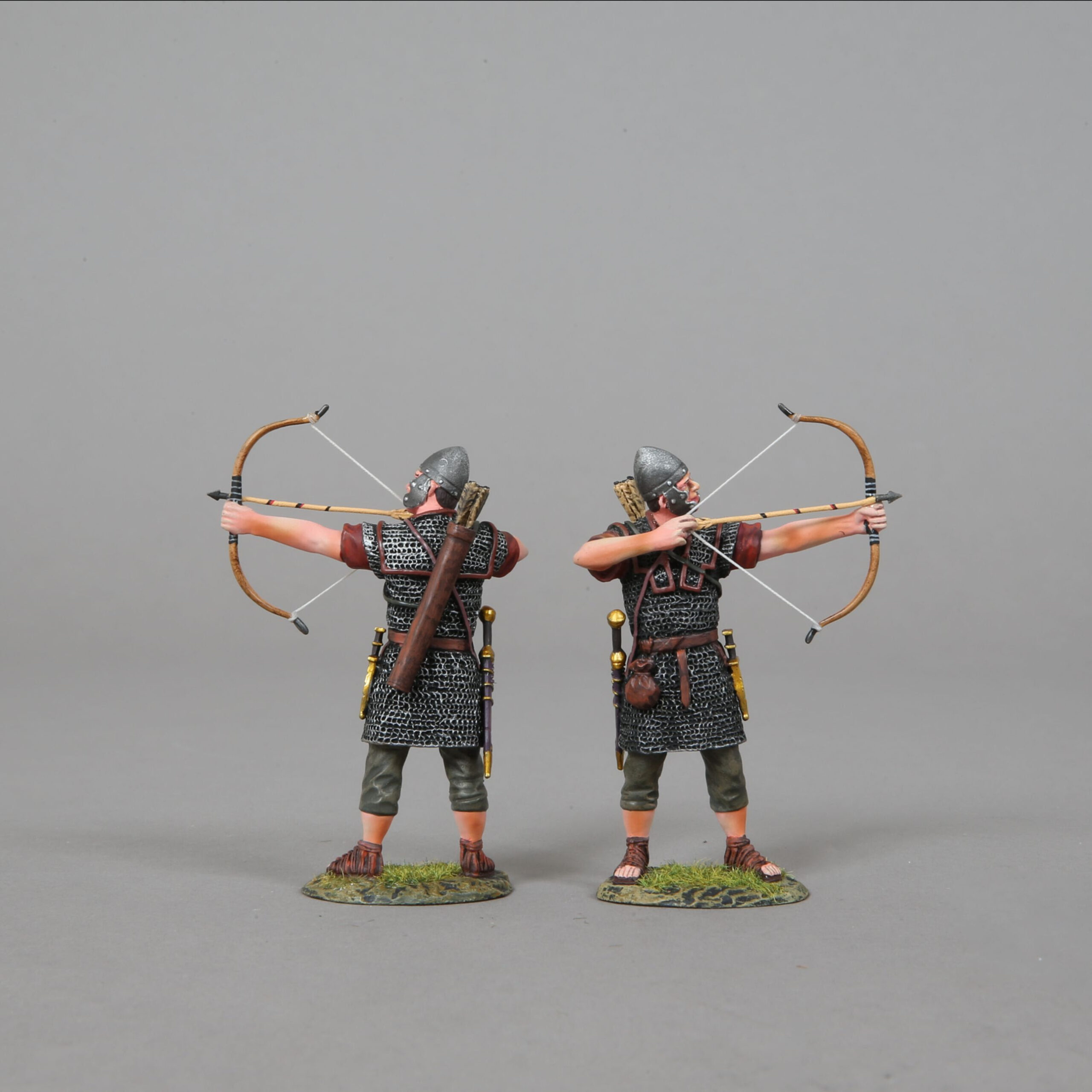 ROM180B 2 x Standing Auxiliary Archer