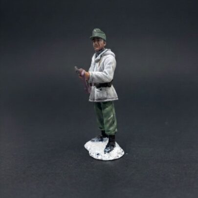 FJ048 Rifleman #1 with Green Trousers