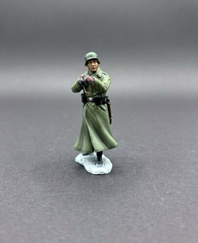 SS198B SS Soldier Pointing Rifle