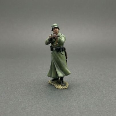 SS198A SS Soldier Pointing his Rifle
